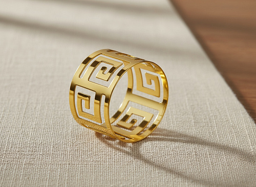 Кольцо для салфетки золотое